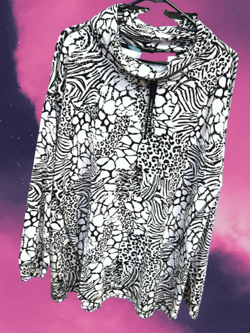 Chico’s Women’s plus-size White & Black Patterned Mock-neck Sweatshirt💜💜XL